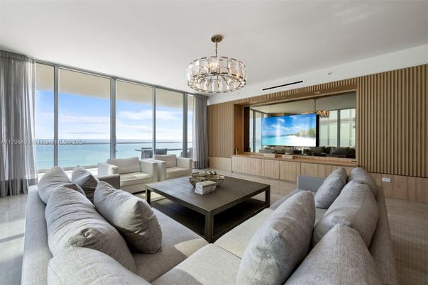 Chandelier, Interior, Living room, Water