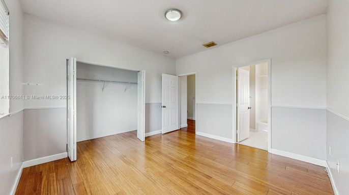 Empty room, Interior, Walk-in Closets, Wood Texture Flooring