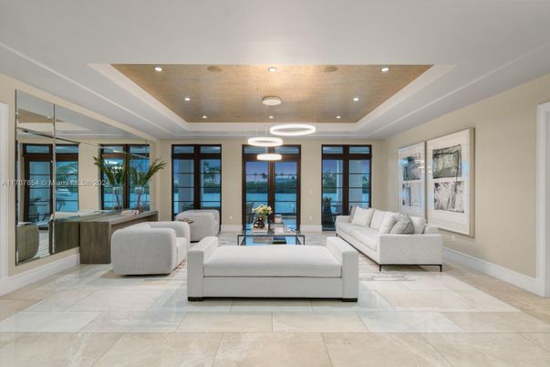 Interior, Living room, Pendant Lights, Recessed Lighting
