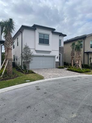 Attached, Exterior, Facade, Mediterranean