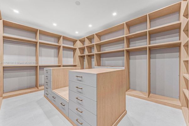 Interior, Recessed Lighting, Walk-in Closets