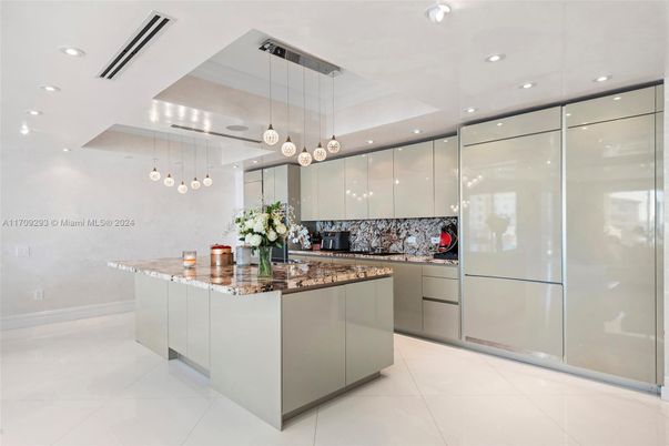 Interior, Kitchen, Pendant Lights, Recessed Lighting