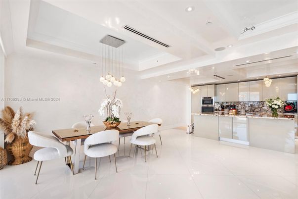 Dining room, Interior, Kitchen, Pendant Lights, Recessed Lighting