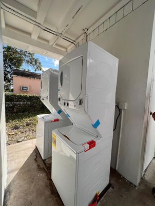 Exterior, Utility Closets, Washer