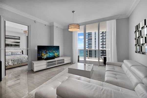 Interior, Living room, Pendant Lights, Water