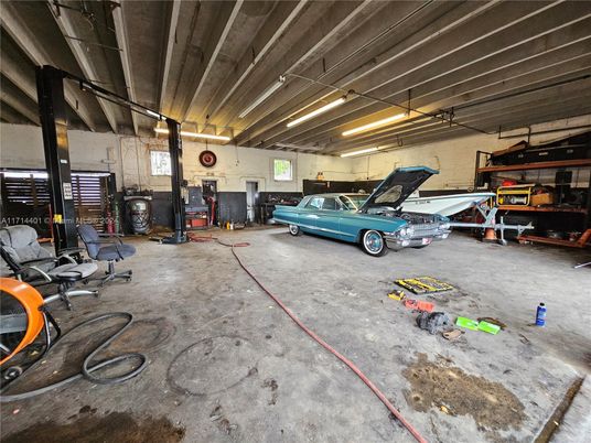 Garage, Interior