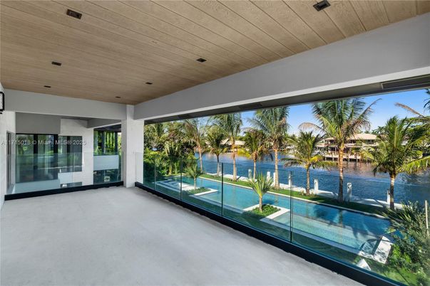 Exterior, Recessed Lighting, Water