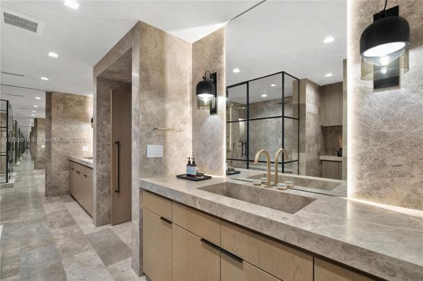Bathroom, Interior, Recessed Lighting