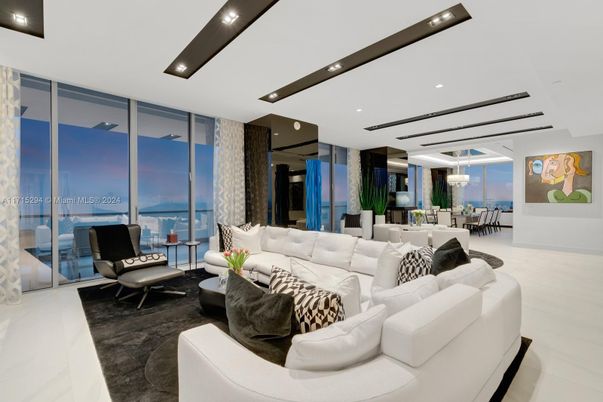 Dining room, Interior, Living room, Recessed Lighting
