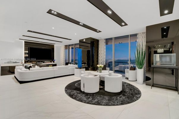 Dining room, Interior, Living room, Marble, Recessed Lighting