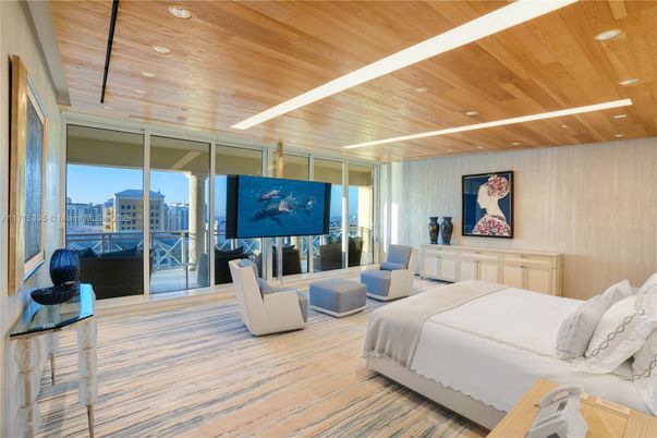 Bedroom, Interior, Recessed Lighting, Wooden Ceilings, Wood Texture Flooring