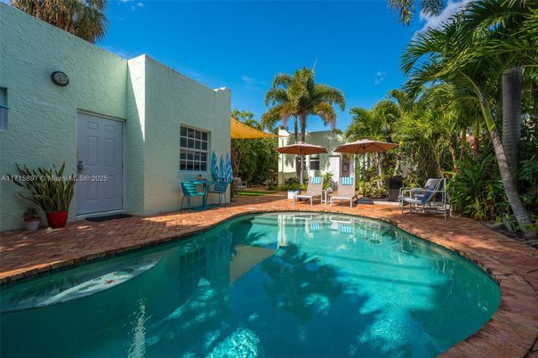 Exterior, Pool