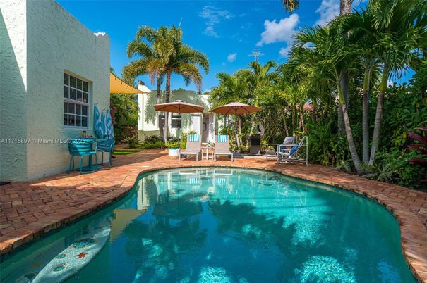 Exterior, Pool