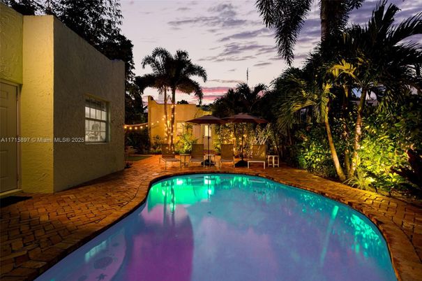 Exterior, Pool
