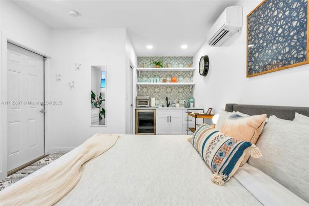 Bedroom, Interior, Kitchen, Recessed Lighting, Stainless Steel Appliances
