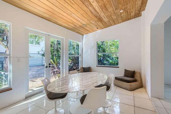 Dining room, Interior, Recessed Lighting, Wooden Ceilings