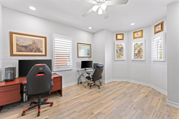 Home Office, Interior, Recessed Lighting, Wood Texture Flooring