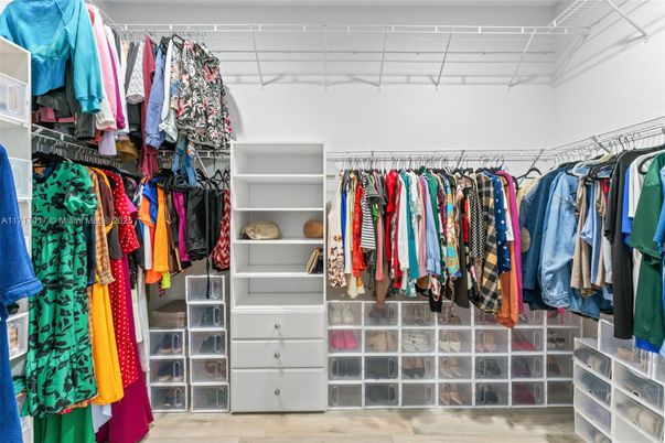 Interior, Walk-in Closets, Wood Texture Flooring