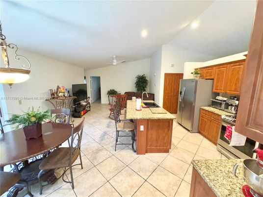 Dining room, Interior, Kitchen, Recessed Lighting