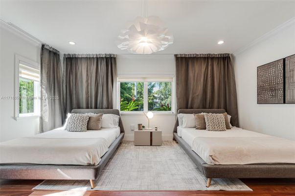 Bedroom, Interior, Pendant Lights, Recessed Lighting, Wood Texture Flooring