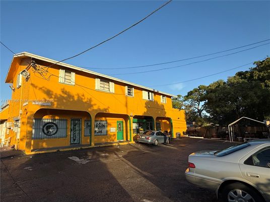 Exterior, Facade, None