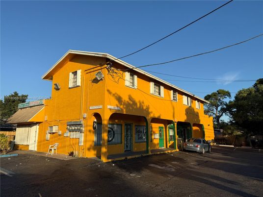 Exterior, Facade, None