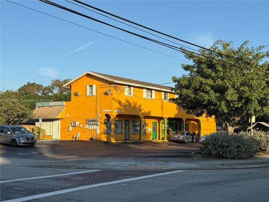 Exterior, Facade, None