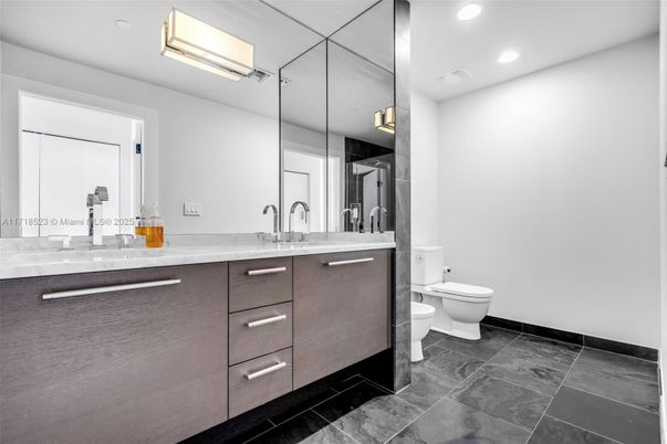 Bathroom, Dual Sink Vanities, Interior, Recessed Lighting