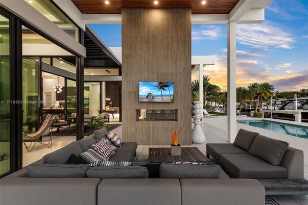 Exterior, Interior, Pool