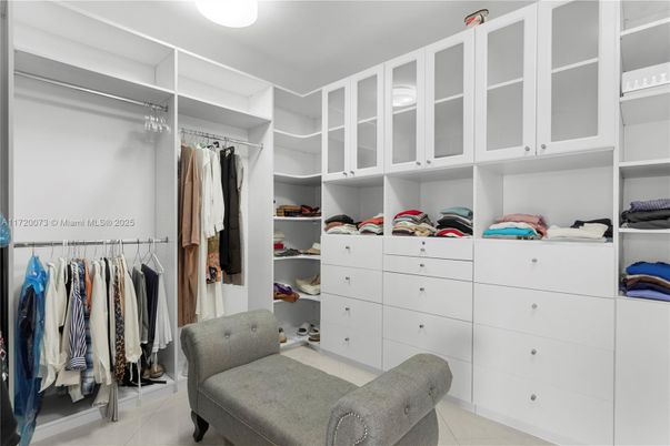 Interior, Walk-in Closets