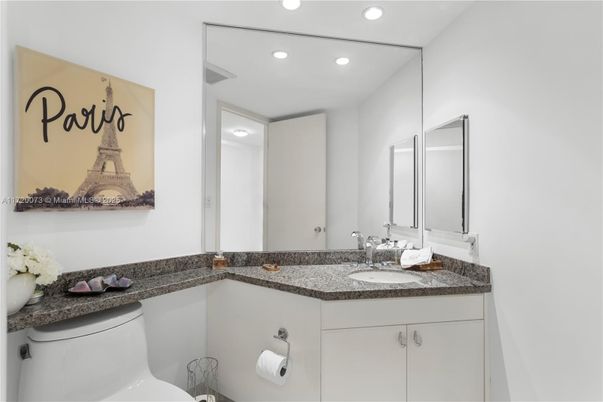 Bathroom, Interior, Recessed Lighting