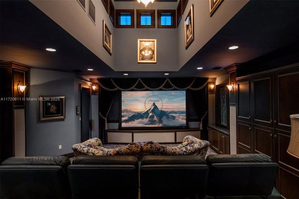 Interior, Projection Screen, Recessed Lighting, Theatre Room