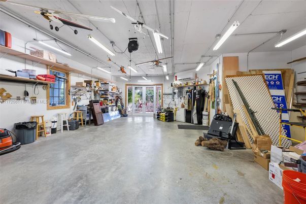 Garage, Interior
