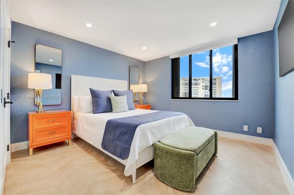 Bedroom, Interior, Recessed Lighting