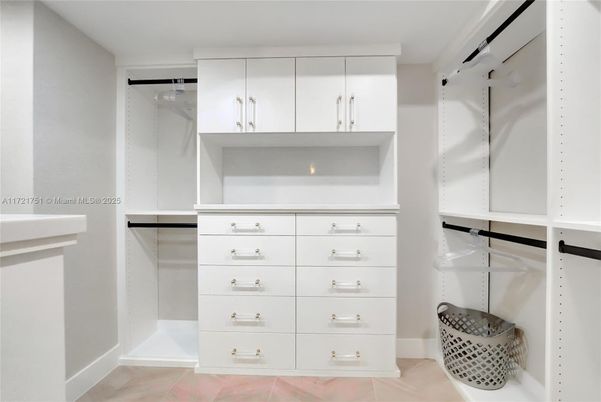 Interior, Walk-in Closets