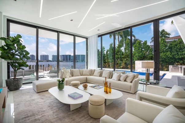 Interior, Living room, Recessed Lighting, Water, Wood Texture Flooring