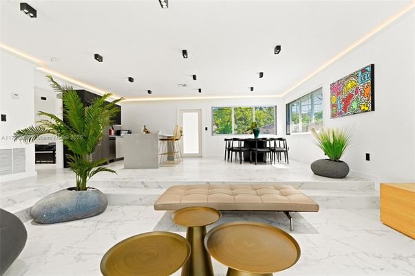 Dining room, Interior, Kitchen, Marble, Pendant Lights, Recessed Lighting