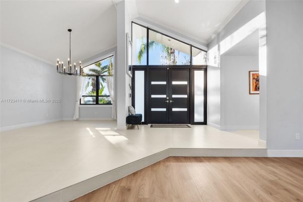 Interior, Pendant Lights, Recessed Lighting, Wood Texture Flooring