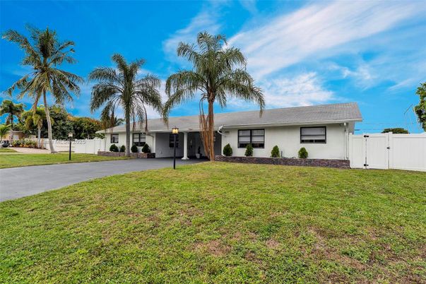 Attached, Backyard, Exterior, Facade, Ranch