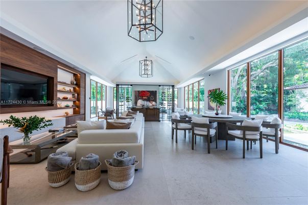 Dining room, Interior, Living room, Pendant Lights