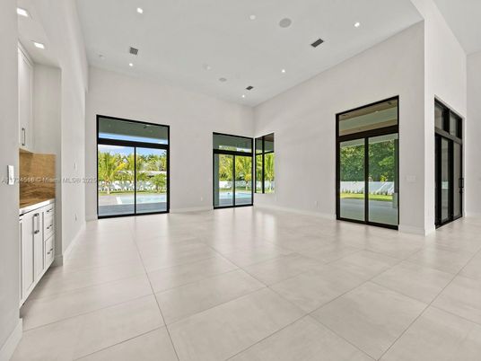 Empty room, Interior, Recessed Lighting