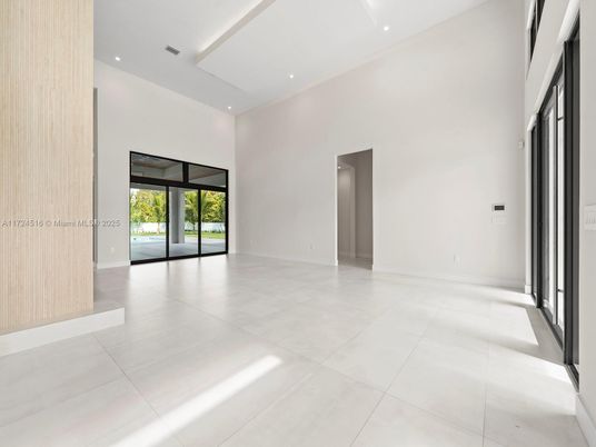 Empty room, Interior, Recessed Lighting