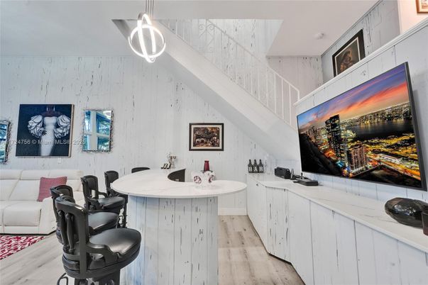 Interior, Pendant Lights, Wood Texture Flooring
