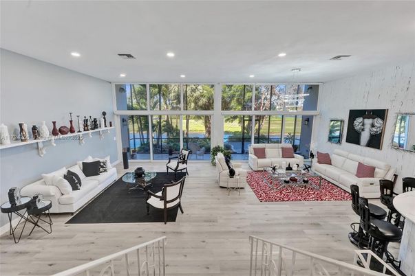 Interior, Living room, Pendant Lights, Recessed Lighting, Wood Texture Flooring