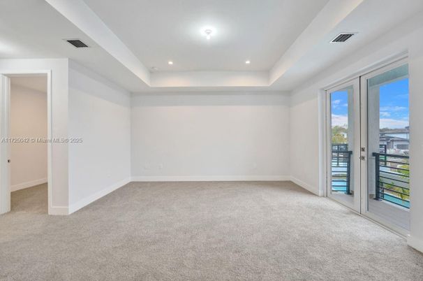 Empty room, Interior, Recessed Lighting