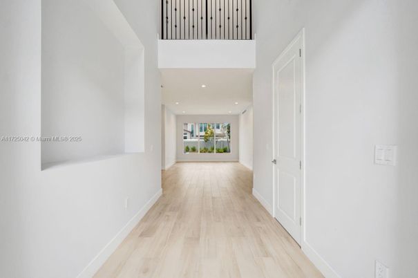 Interior, Recessed Lighting, Wood Texture Flooring