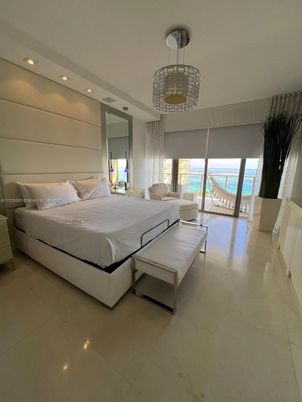 Bedroom, Interior, Pendant Lights, Recessed Lighting, Water