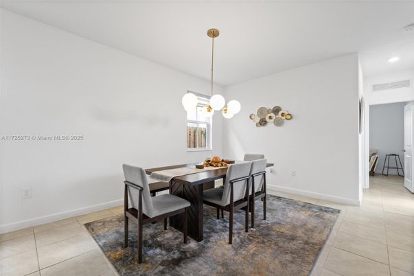 Dining room, Interior, Pendant Lights, Recessed Lighting