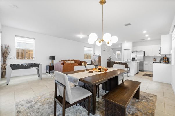 Dining room, Interior, Kitchen, Living room, Pendant Lights, Recessed Lighting, Stainless Steel Appliances