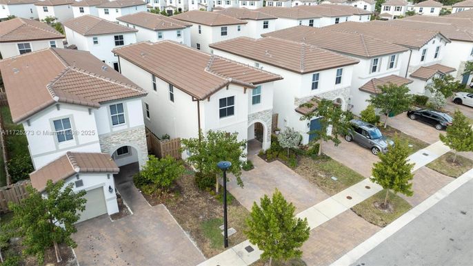 Exterior, Drone